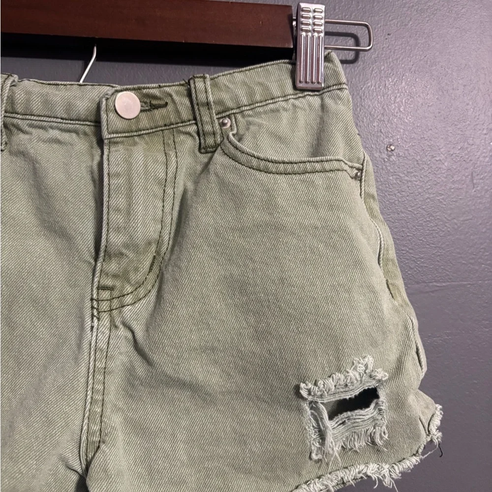 Hayden girls green distressed denim shorts girls medium - Picture 2 of 7